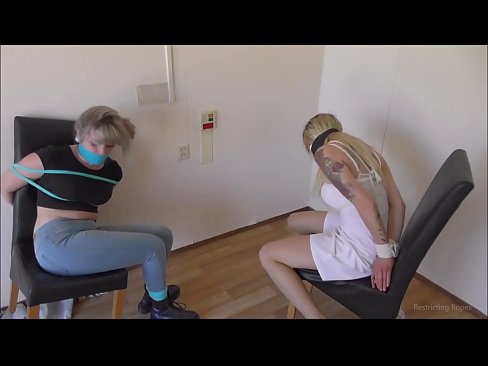 ❤️ Bağımlı / bağlı ve ağzı tıkalı / sıkıntı içinde küçük hanım Süper seks pornoda tr.onlyhdporn.ru ❤